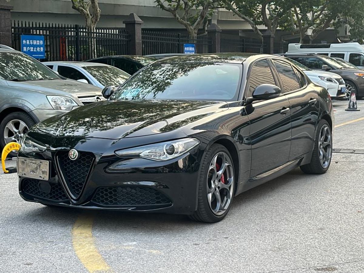 阿爾法·羅密歐 Giulia  2020款 2.0T 280HP 豪華運(yùn)動(dòng)版圖片