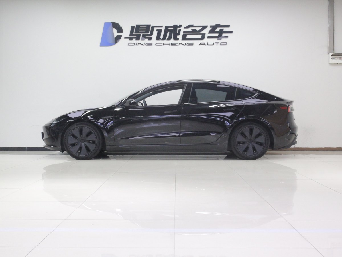 特斯拉 Model 3  2023款 后輪驅(qū)動(dòng)版圖片