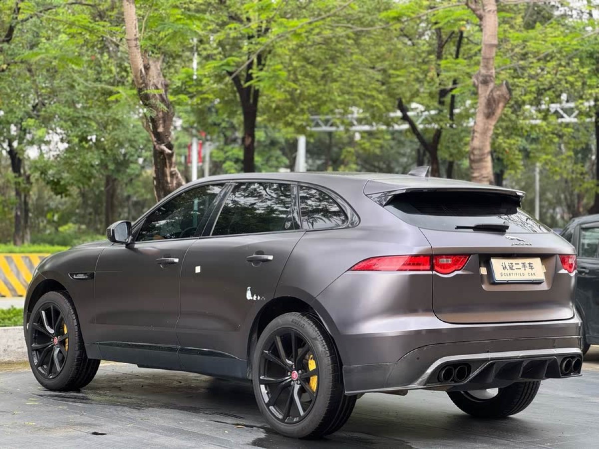 捷豹 F-PACE  2016款 2.0T 兩驅(qū)都市尊享版圖片