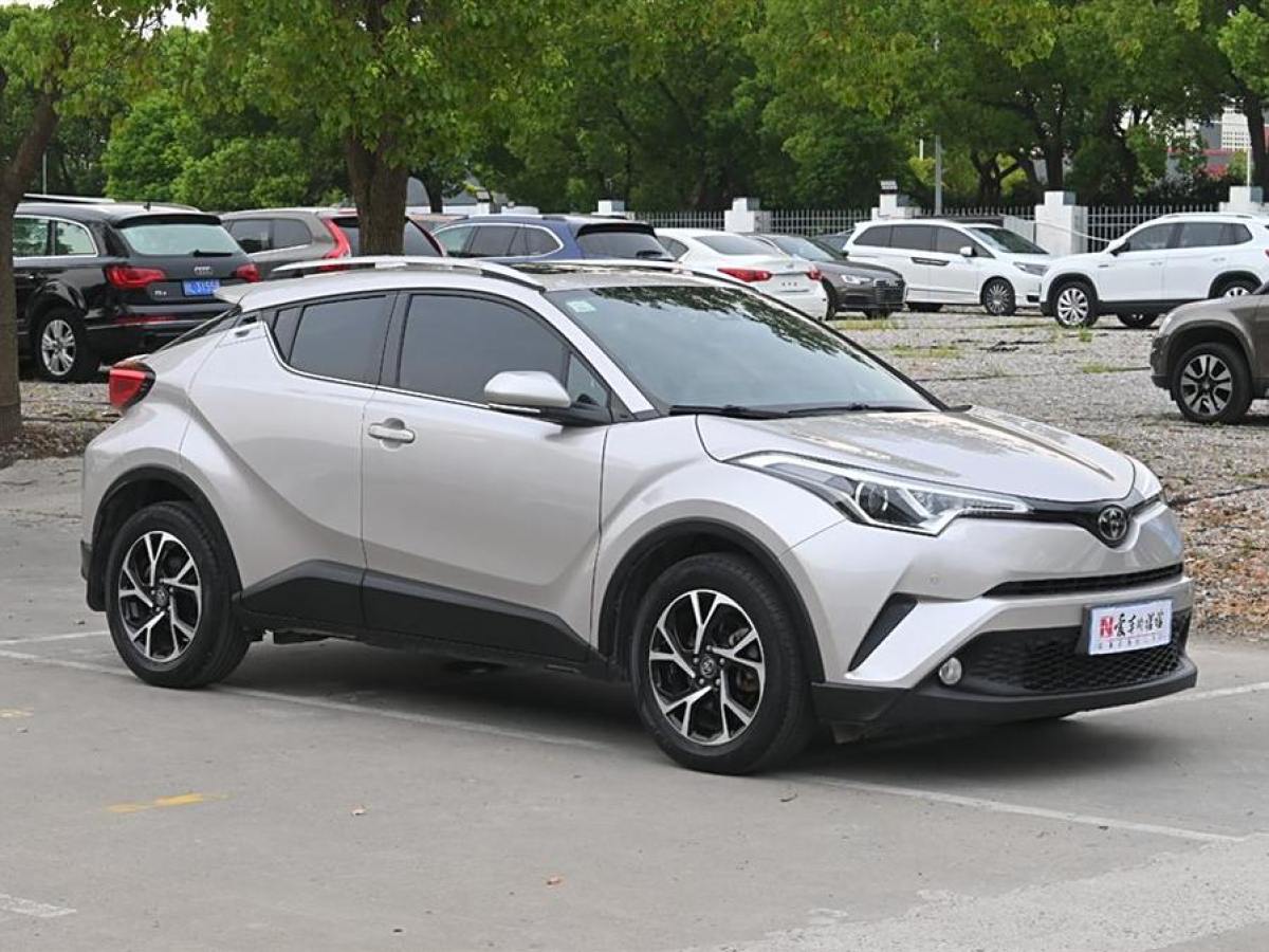 豐田 C-HR  2020款 2.0L 領(lǐng)先版圖片