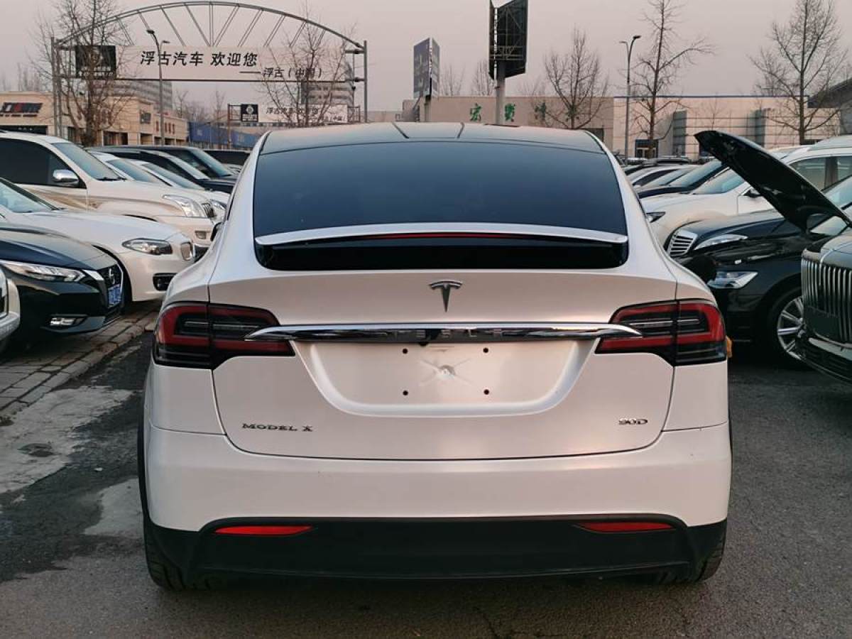 特斯拉 Model X  2016款 Model X 90D圖片