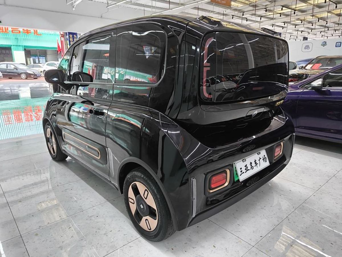 寶駿 寶駿KiWi EV  2022款 藝術(shù)家輕享版 三元鋰圖片