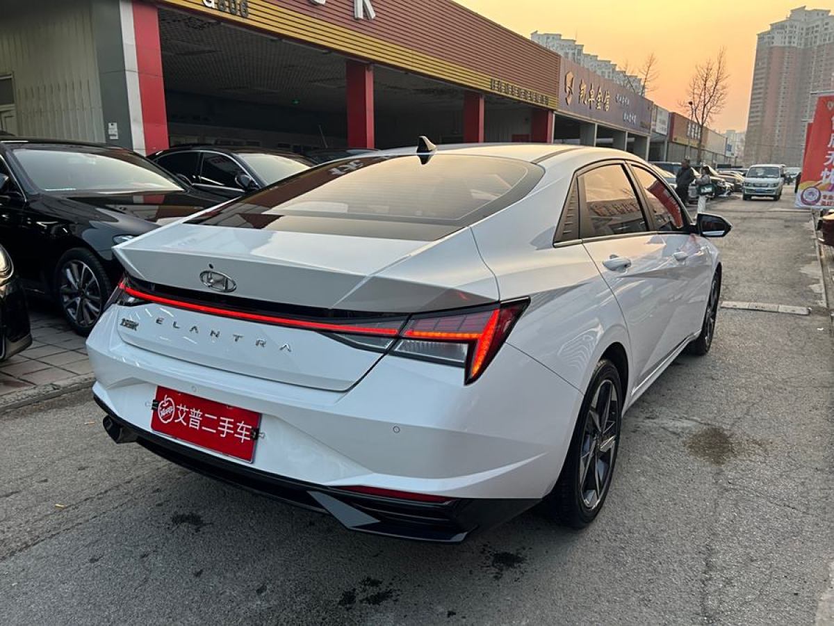 2023年3月現(xiàn)代 伊蘭特  2023款 1.5L CVT LUX尊貴版