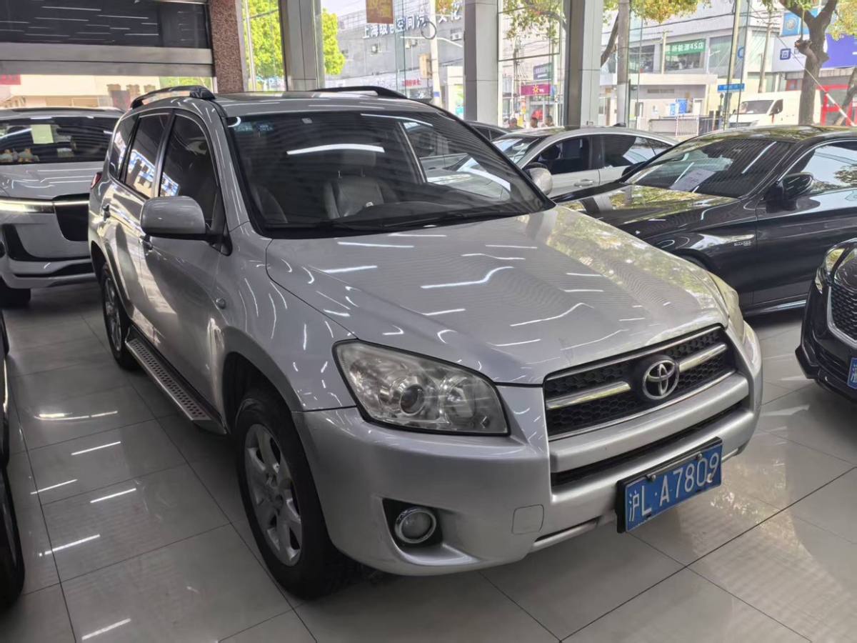豐田 RAV4榮放  2010款 2.0L 自動(dòng)豪華升級(jí)版圖片