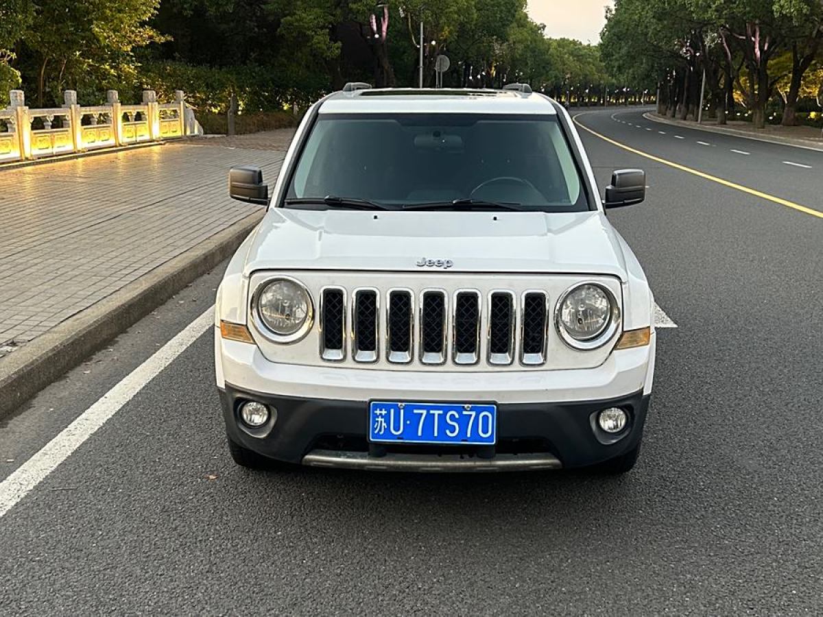 Jeep 自由客  2014款 2.4L 運(yùn)動(dòng)版圖片