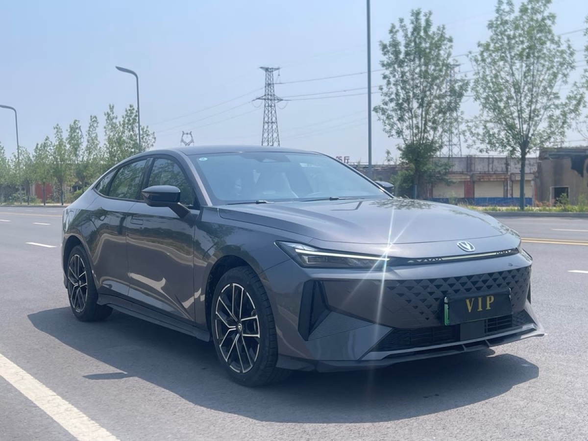 長(zhǎng)安 長(zhǎng)安UNI-V 智電iDD  2024款 藍(lán)鯨智電iDD 136km 智尊型圖片