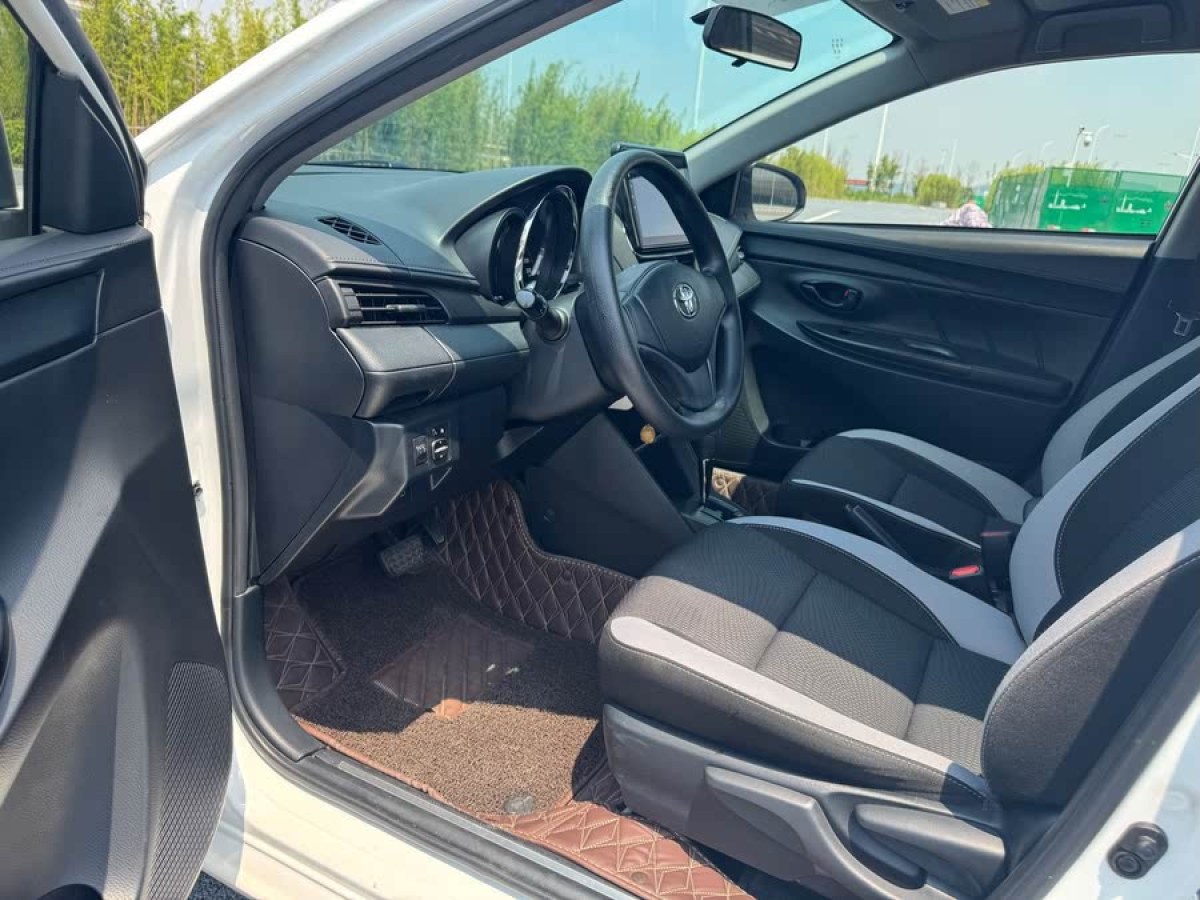 豐田 YARiS L 致炫  2020款 1.5L CVT領(lǐng)先版圖片