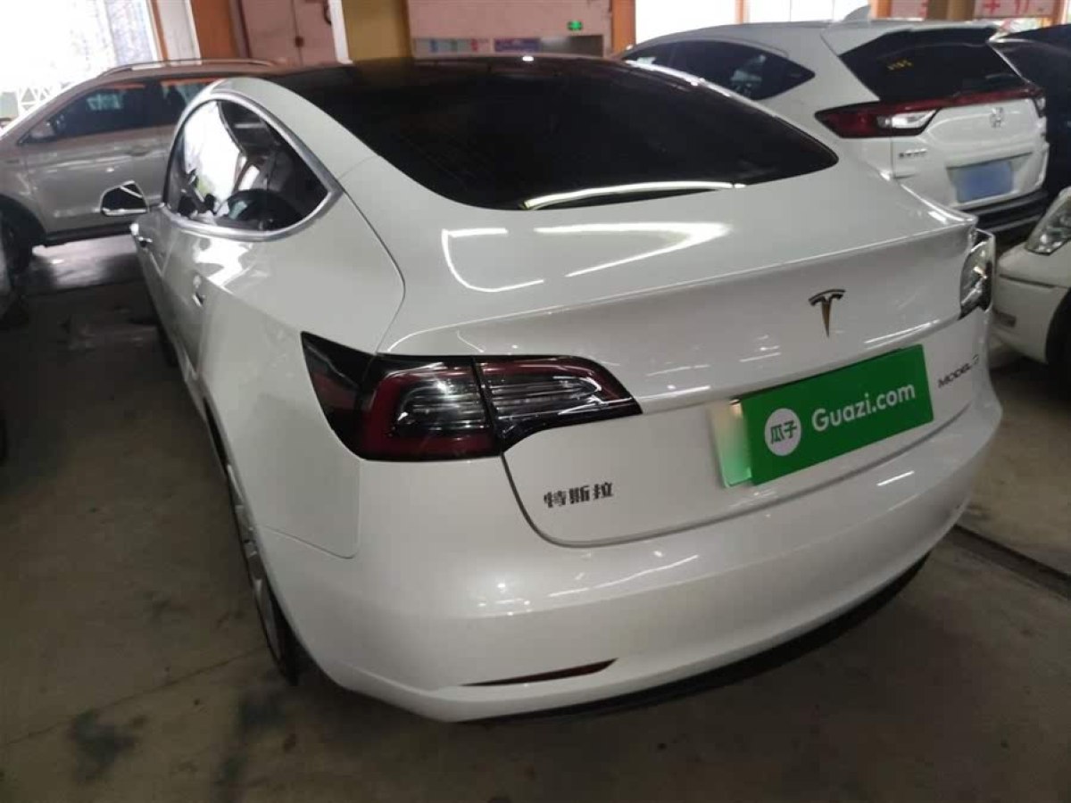 特斯拉 Model 3  2019款 標(biāo)準(zhǔn)續(xù)航后驅(qū)升級(jí)版圖片