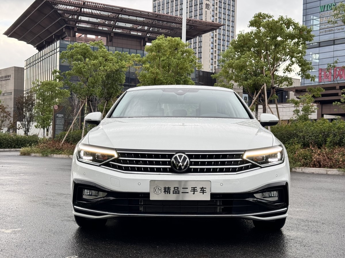 大众 迈腾  2023款 200万辆纪念版 330TSI DSG豪华型图片