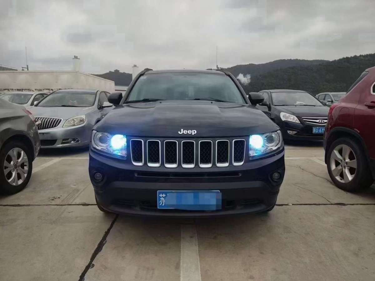 Jeep 指南者  2012款 2.0L 兩驅(qū)運動版圖片