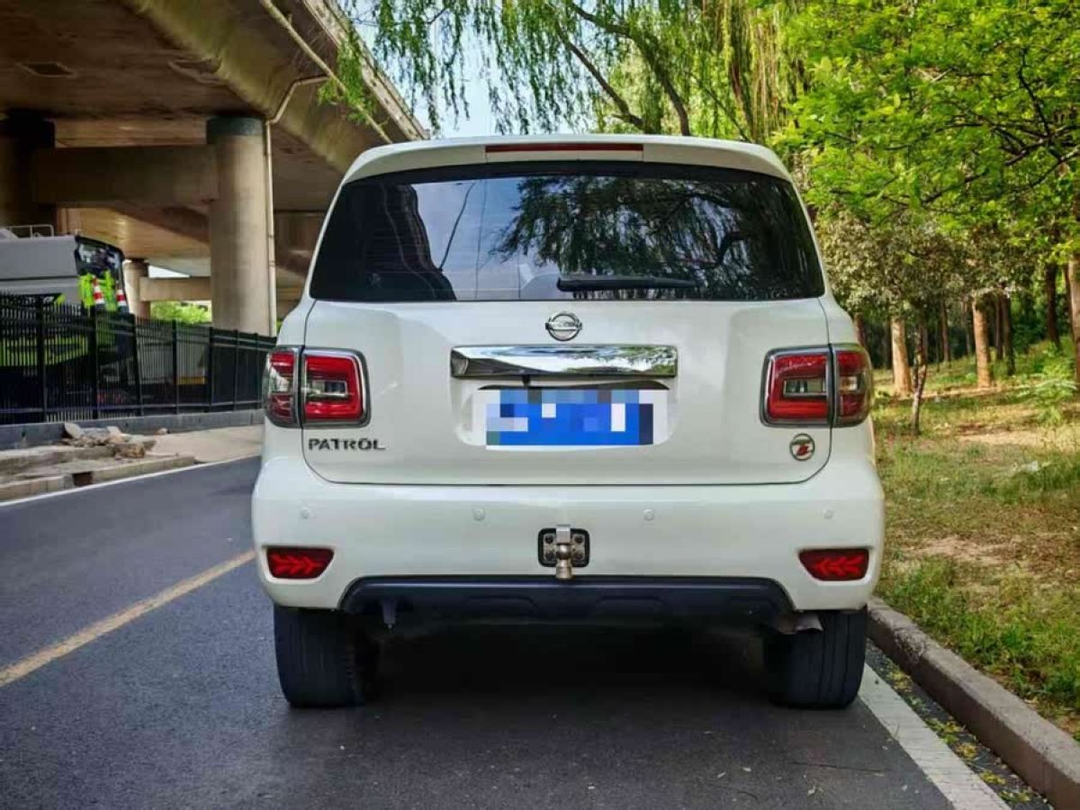 日產(chǎn) 途樂(lè)  2018款 4.0L 領(lǐng)英型圖片