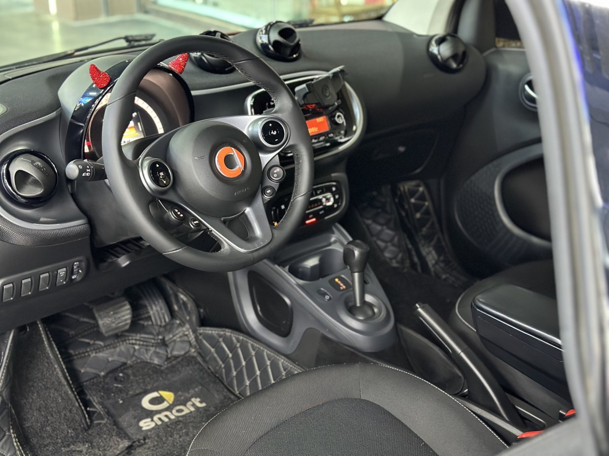 smart fortwo  2019款 0.9T 66千瓦硬頂動擎版 國VI圖片