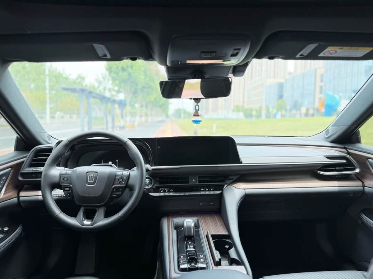 豐田 皇冠(進(jìn)口)  2024款 2.5L 至尊版圖片