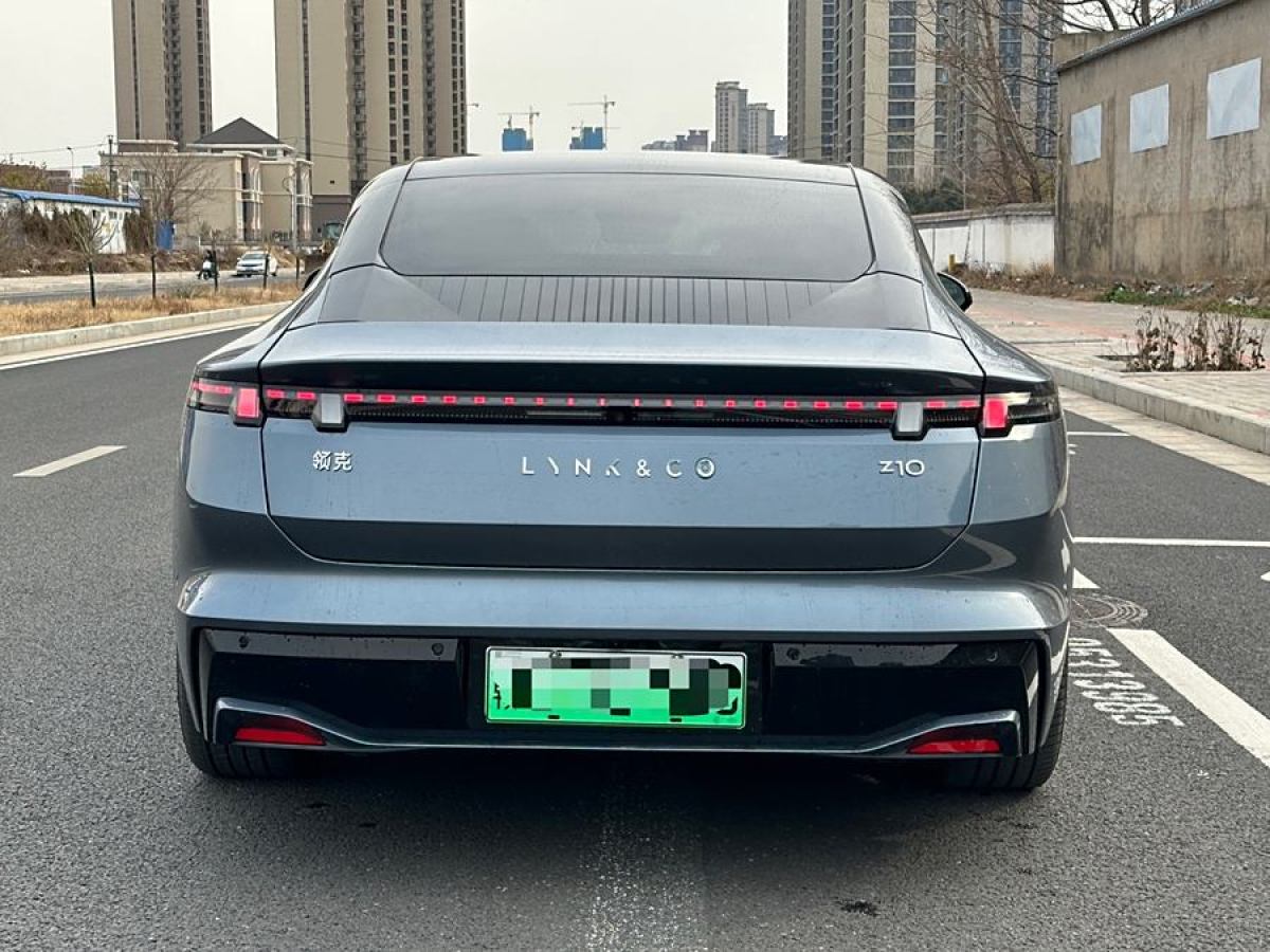 領(lǐng)克 領(lǐng)克Z10  2025款 95kWh 702km四驅(qū)智駕Ultra圖片