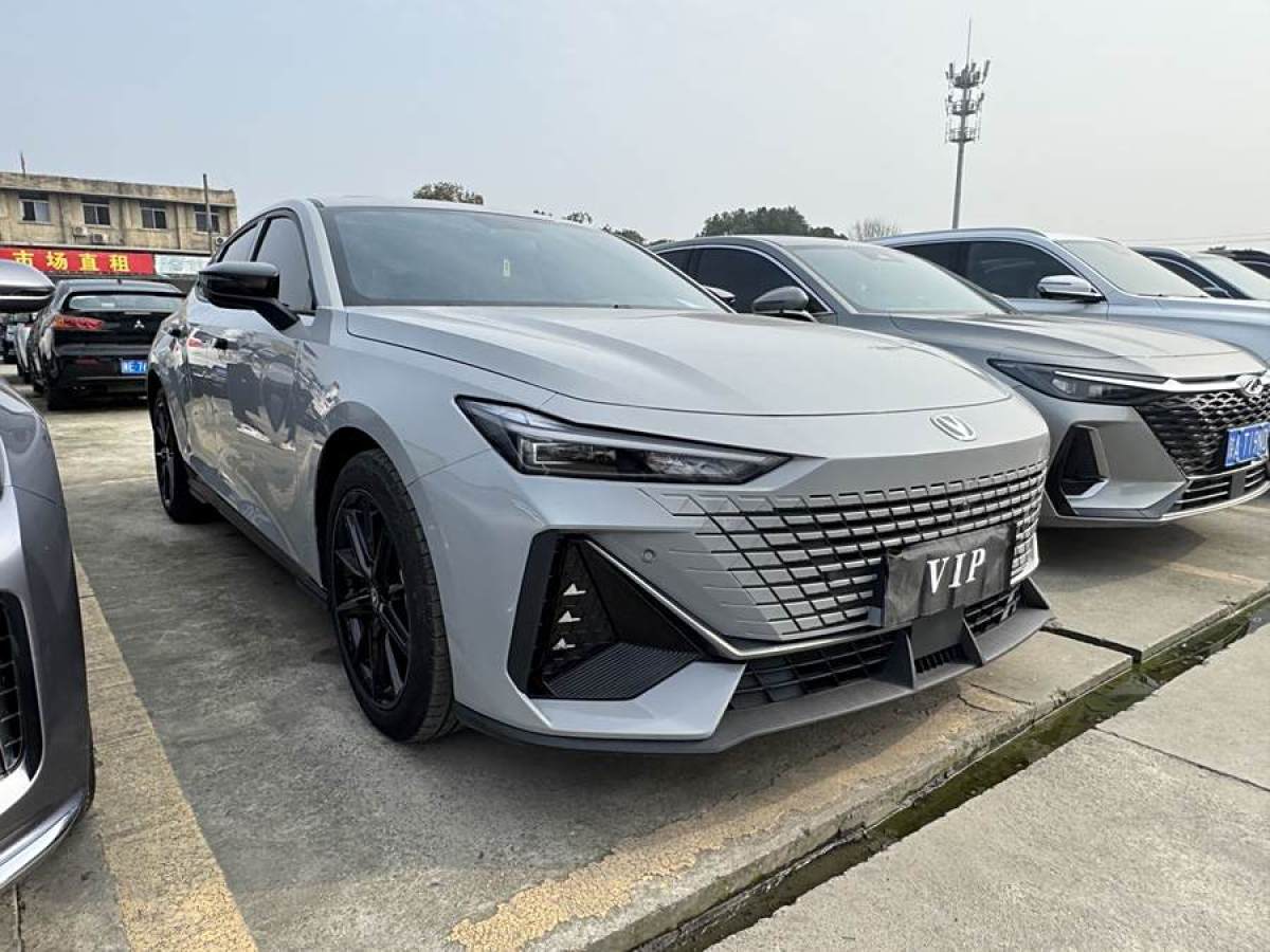 長(zhǎng)安 長(zhǎng)安UNI-V  2023款 1.5T 智慧領(lǐng)航型圖片