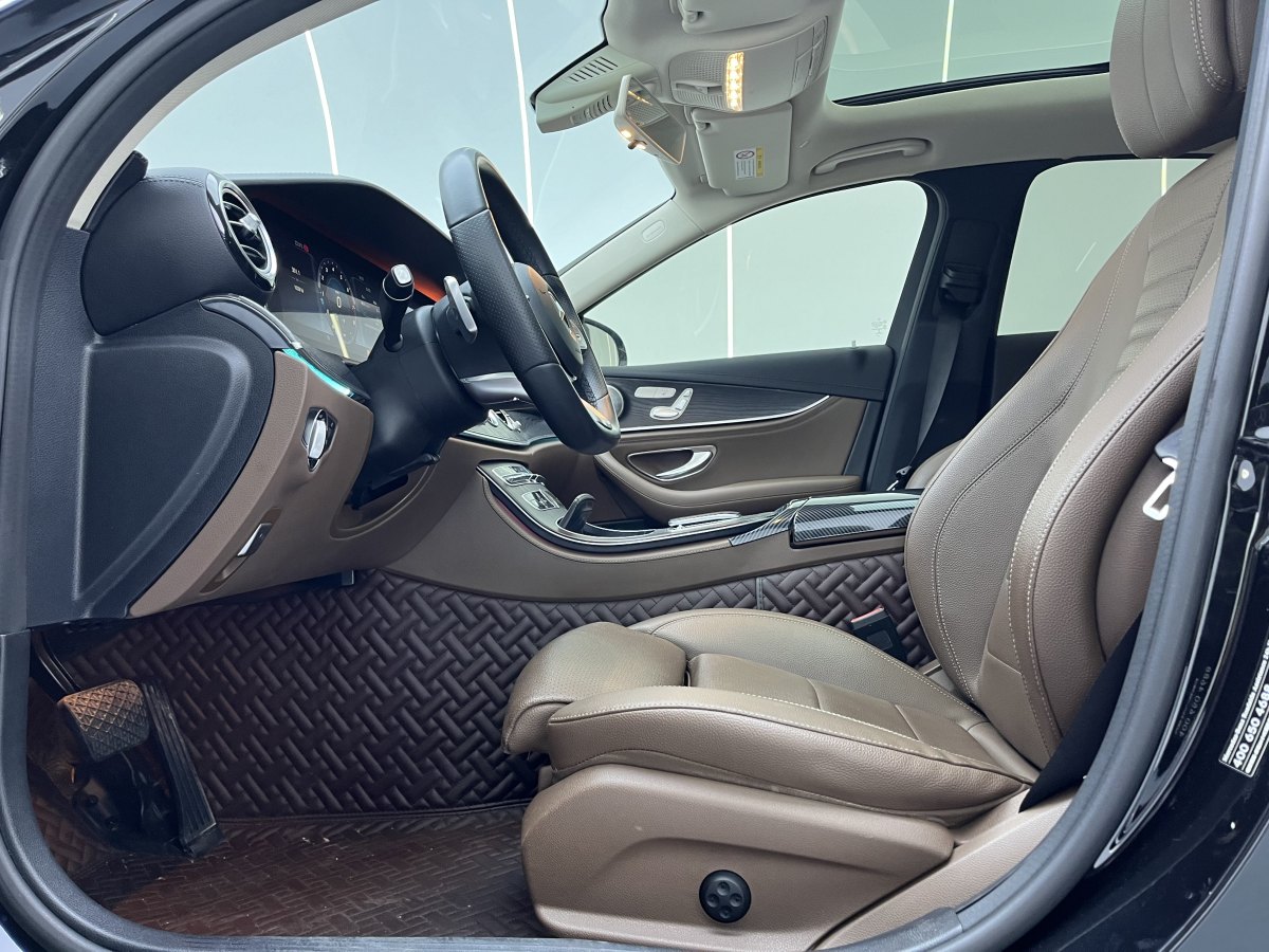 奔驰 奔驰E级  2019款 E 200 L 运动型 4MATIC图片