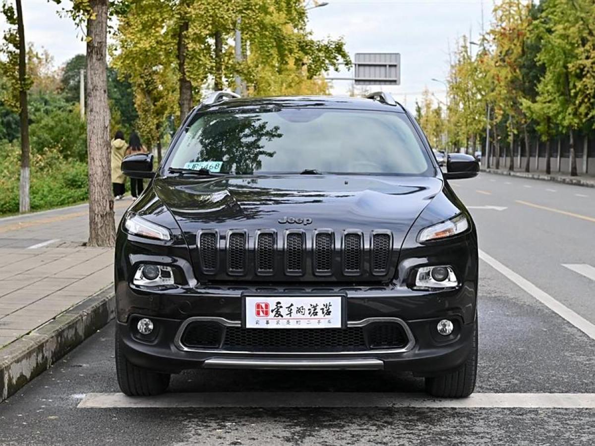 Jeep 自由光  2016款 2.4L 優(yōu)越版圖片