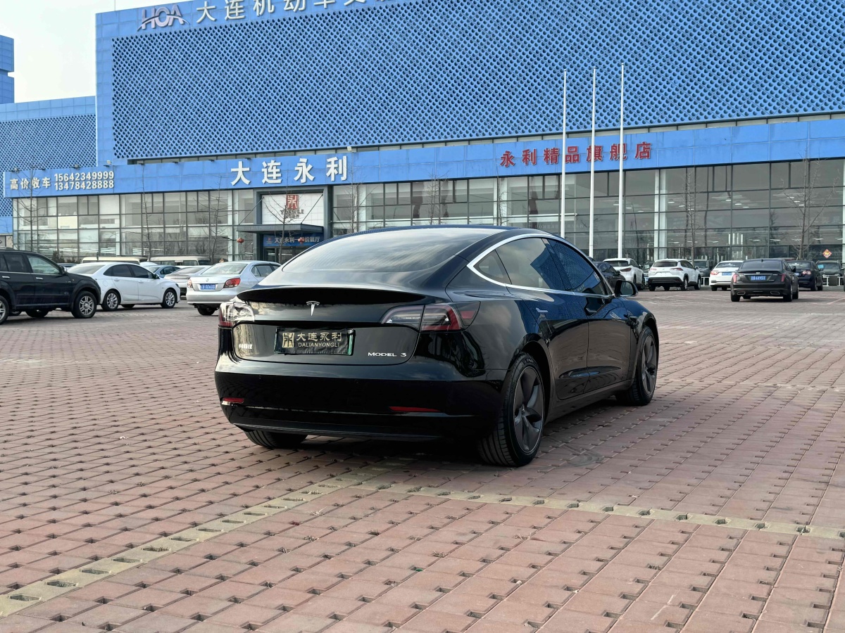 特斯拉 Model 3  2020款 改款 標(biāo)準(zhǔn)續(xù)航后驅(qū)升級(jí)版圖片