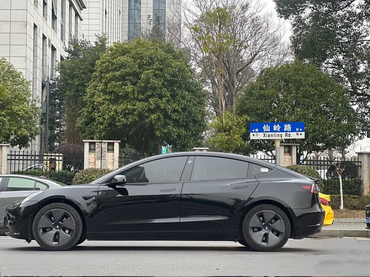 特斯拉 Model Y  2022款 改款 后輪驅(qū)動(dòng)版圖片