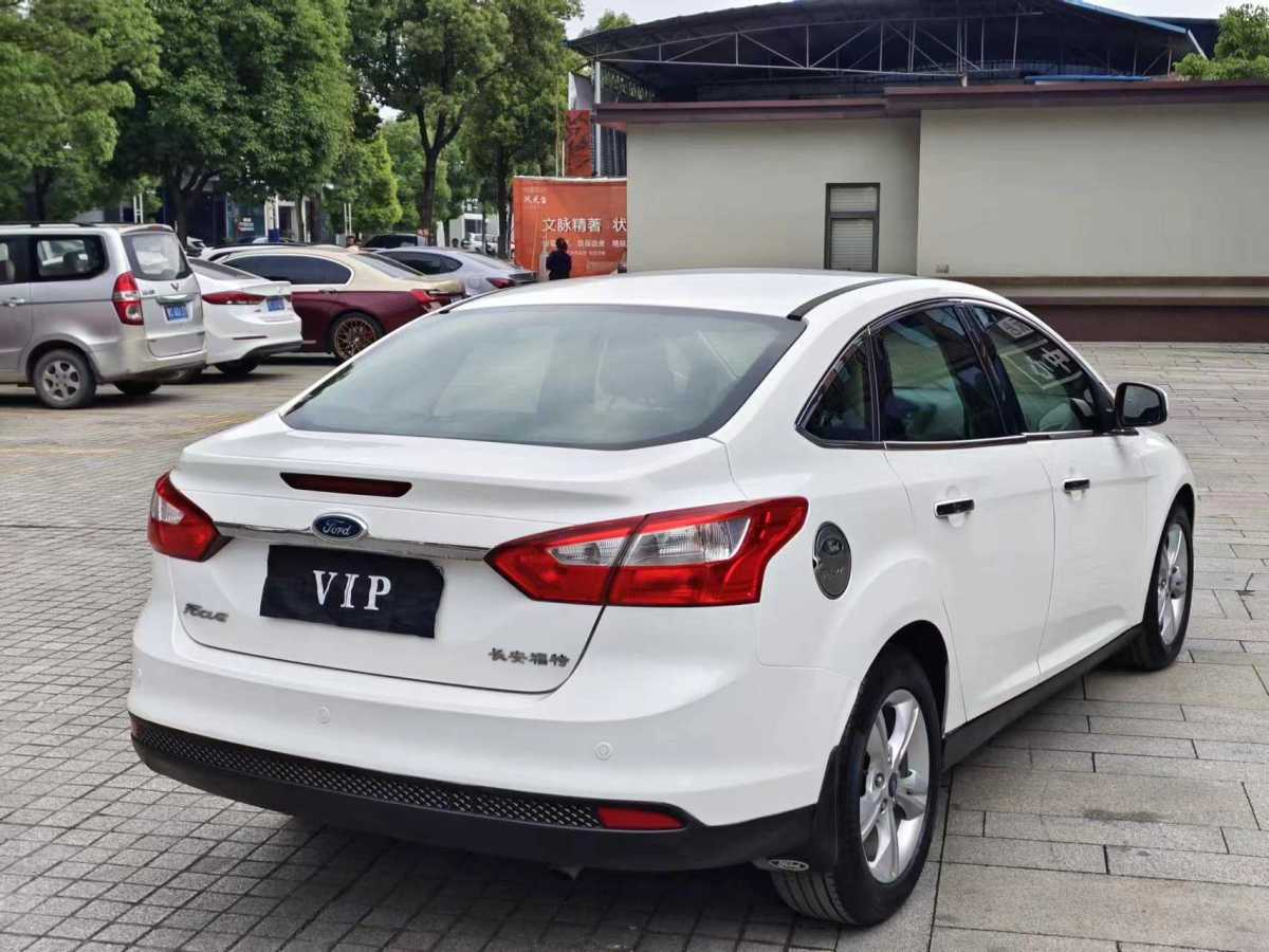 福特 ?？怂? 2012款 三廂 1.6L 自動舒適型圖片