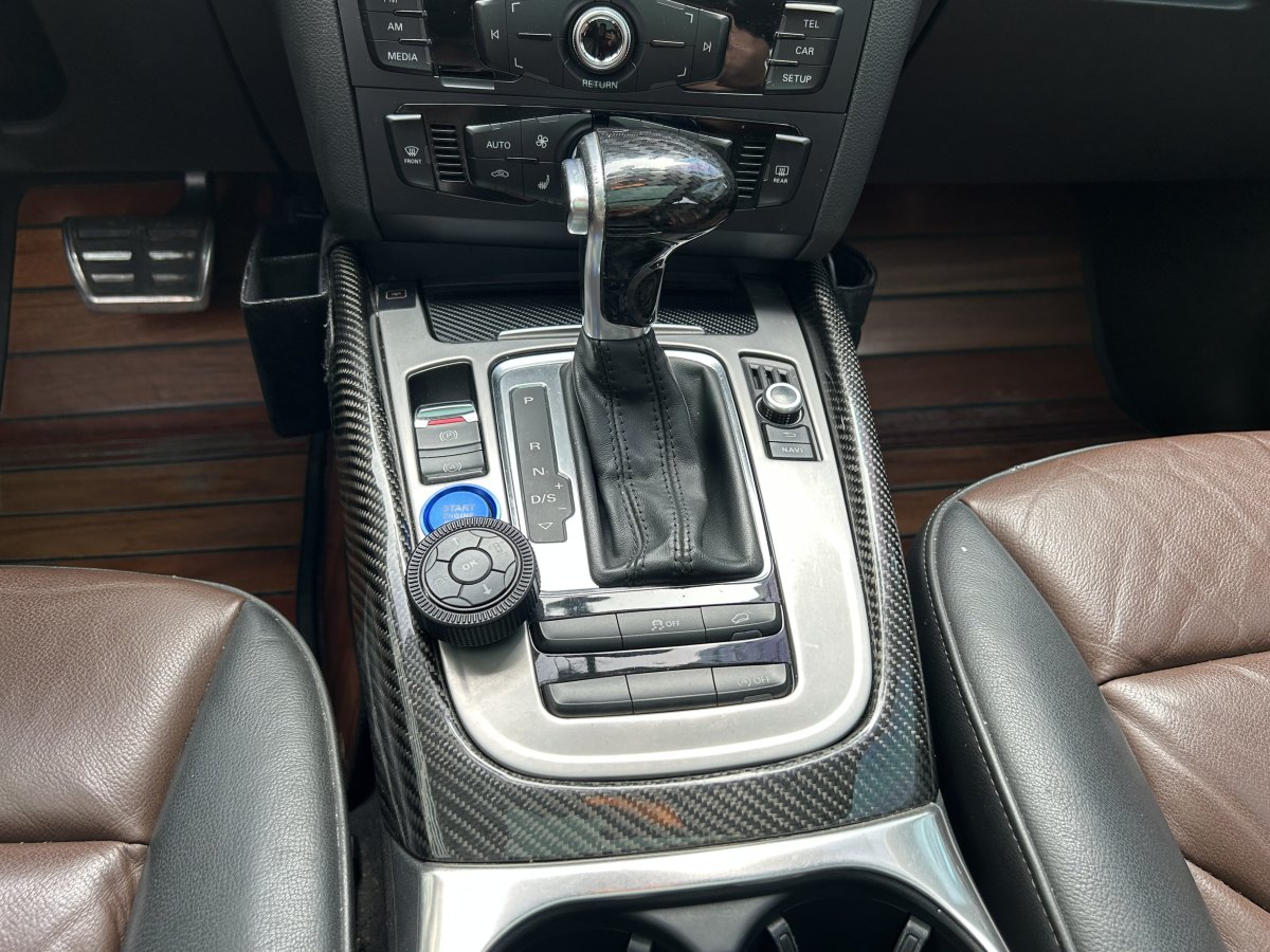 奧迪 奧迪Q5  2013款 40 TFSI 進(jìn)取型圖片