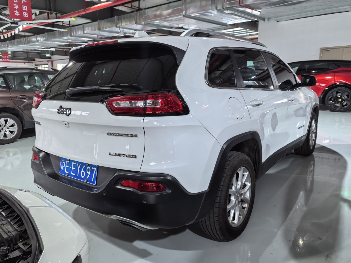 Jeep 自由光  2017款 2.4L 領(lǐng)先智能版圖片