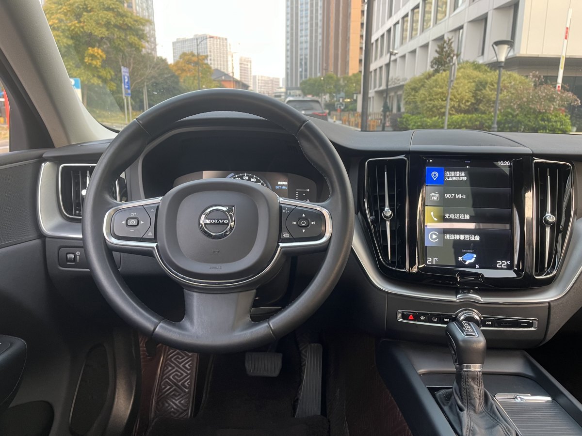 沃爾沃 XC60  2021款 T4 智行豪華版圖片