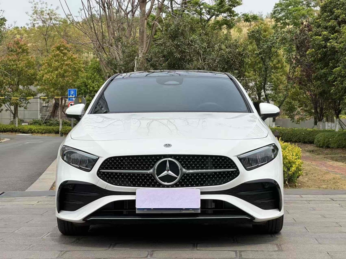 奔馳 奔馳A級(jí)  2024款 改款 A 200 L 時(shí)尚型圖片