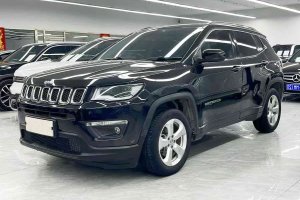 指南者 Jeep 220T 自動領(lǐng)先版