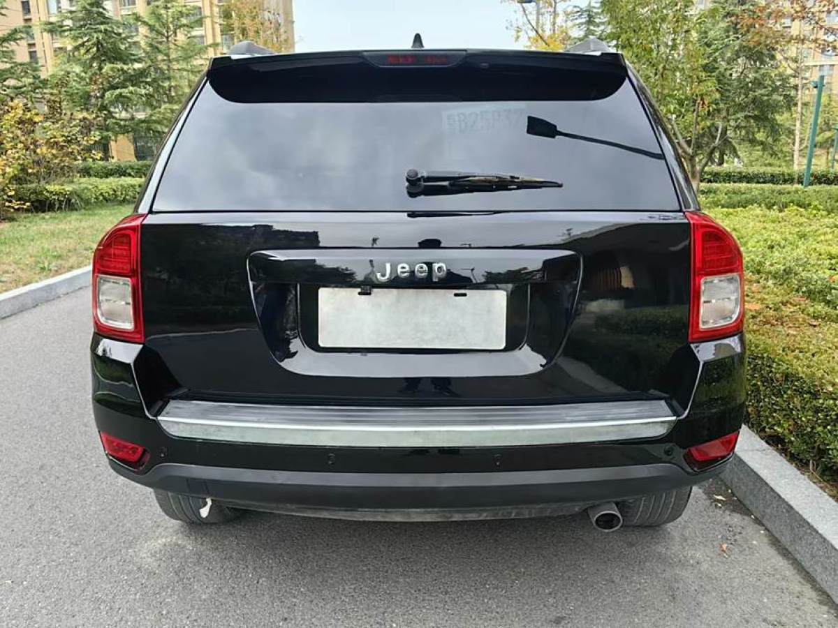 Jeep 指南者  2012款 2.4L 四驅豪華版圖片