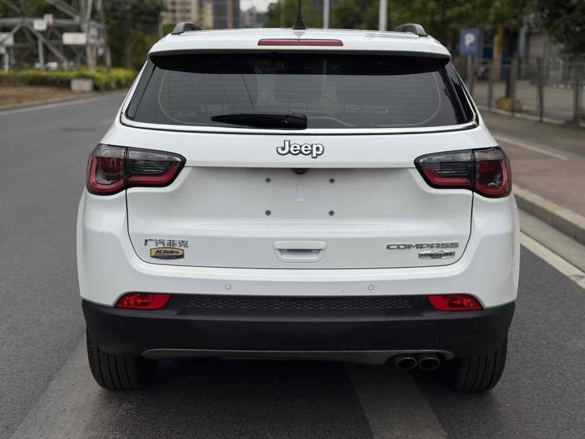 Jeep 指南者  2019款  200TS 自動優(yōu)享-互聯(lián)大屏版圖片