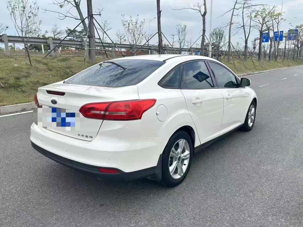 福特 ?？怂? 2015款 三廂 1.6L 自動舒適型圖片