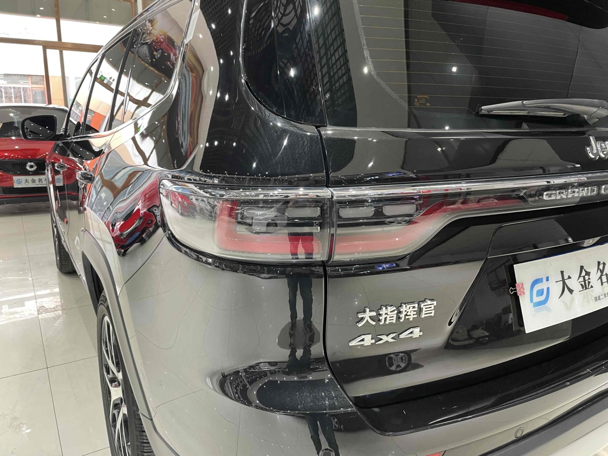 Jeep 大指揮官  2022款 2.0T 四驅(qū)豪華版圖片