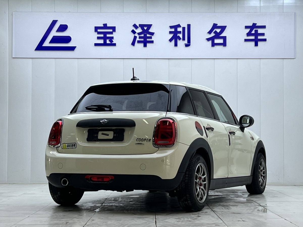 MINI MINI  2015款 1.2T ONE 五門版圖片