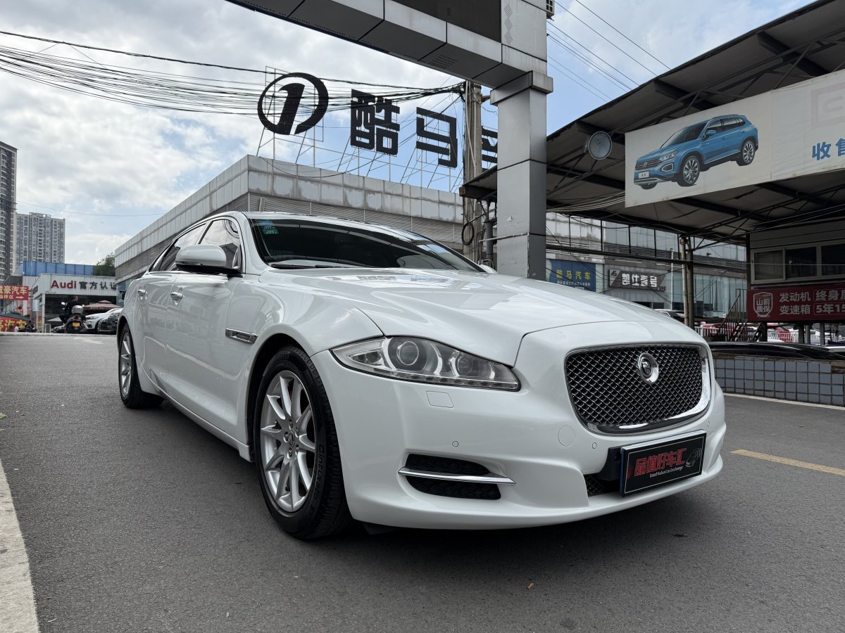 2012年8月捷豹 XJ  2011款 XJL 3.0 全景商務(wù)版