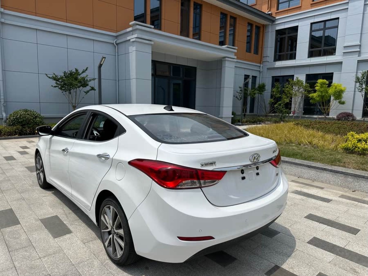 現(xiàn)代 朗動(dòng)  2015款 1.6L 自動(dòng)領(lǐng)先型圖片