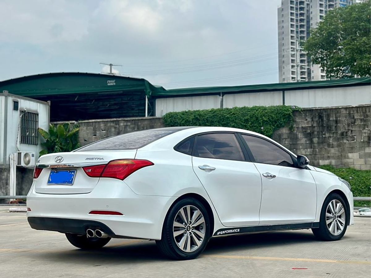 現(xiàn)代 名圖  2014款 1.8L 自動尊貴型DLX圖片