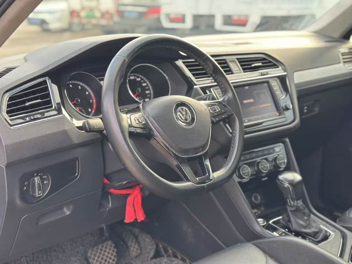 大眾 途觀L  2017款 380TSI 自動(dòng)四驅(qū)豪華版圖片