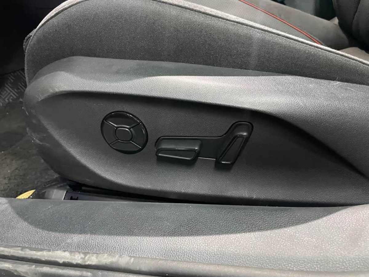 大眾 邁騰  2024款 380TSI DSG尊貴版大邁包圖片