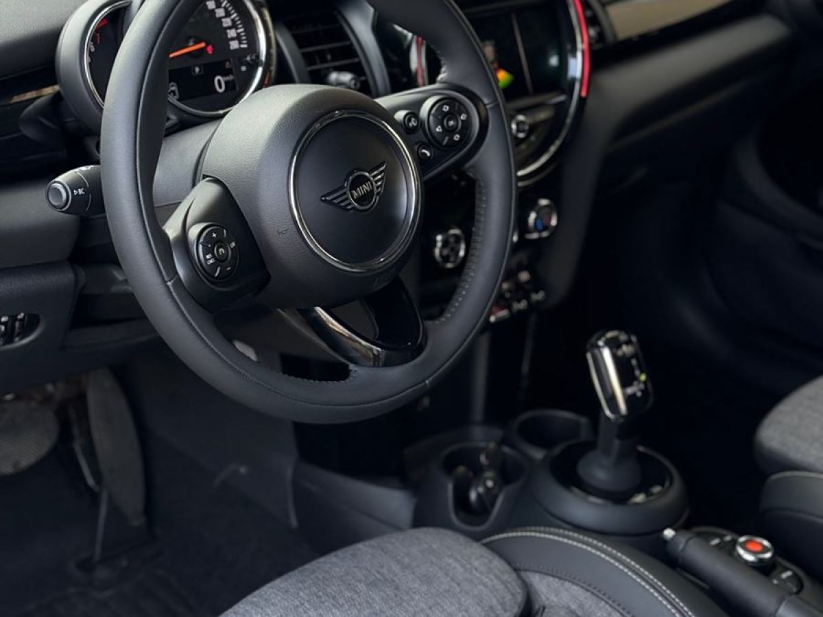 MINI MINI  2020款 1.5T COOPER 絕配限量版圖片