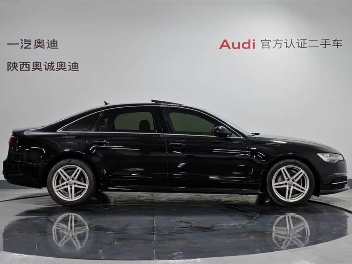 奧迪 奧迪Q3  2018款 30周年年型 30 TFSI 風(fēng)尚型圖片