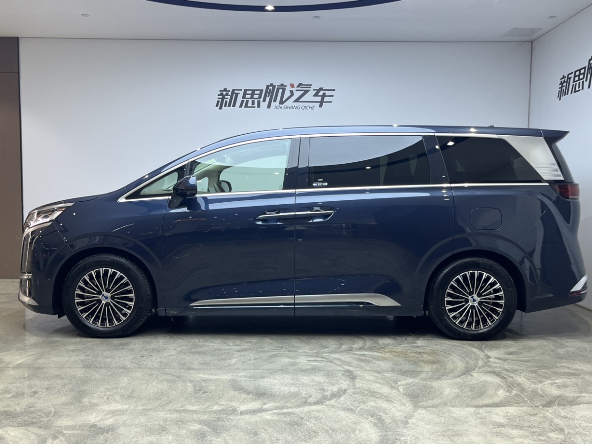 騰勢 騰勢D9  2022款 EV 600 四驅(qū)旗艦型圖片