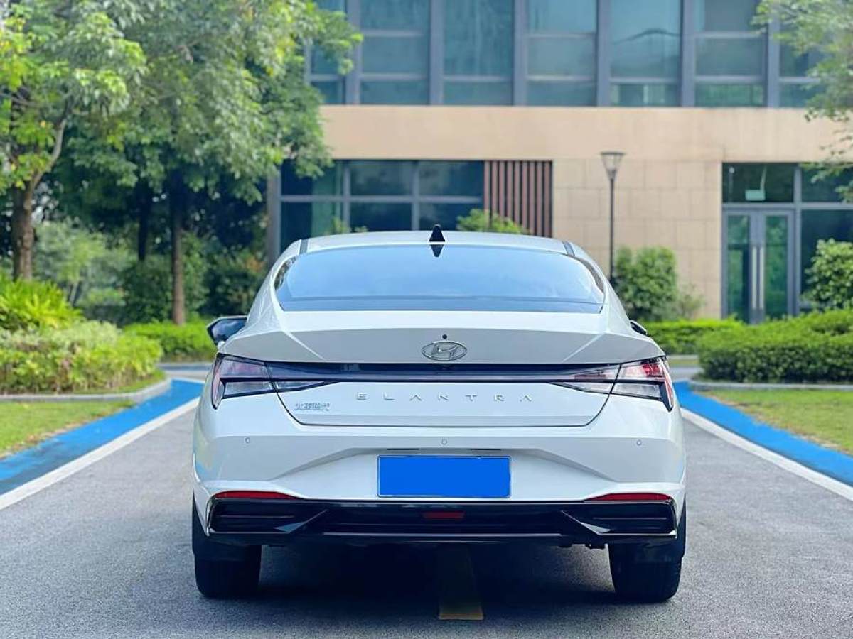 現(xiàn)代 伊蘭特  2023款 1.5L CVT LUX尊貴版圖片