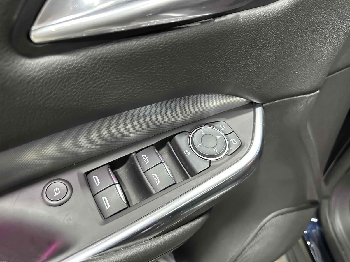 凱迪拉克 XT4  2021款 28T 兩驅(qū)領(lǐng)先型圖片
