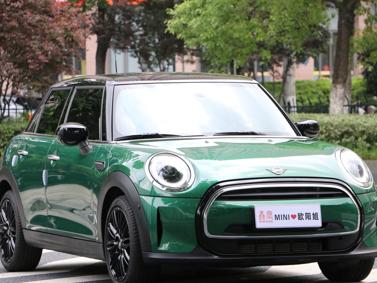 MINI MINI  2022款 改款 1.5T COOPER 經(jīng)典派 五門版圖片