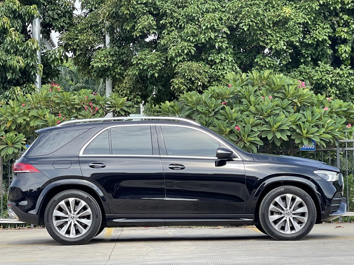 奔馳 奔馳GLE  2022款 改款 GLE 350 4MATIC 時(shí)尚型圖片