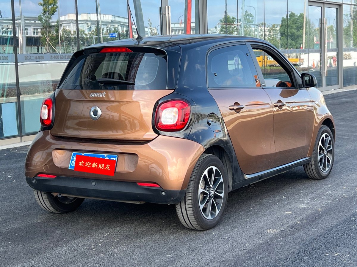 smart forfour  2016款 1.0L 52千瓦激情版圖片