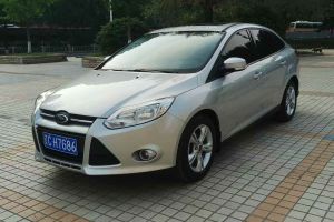 福克斯 福特 兩廂經(jīng)典 1.8L 手動(dòng)酷白典藏版