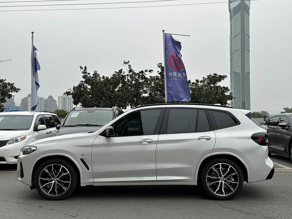 寶馬 寶馬X3  2022款 改款 xDrive30i 領(lǐng)先型 M曜夜套裝圖片