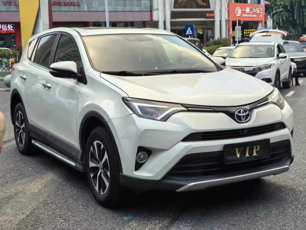 2018年8月豐田 RAV4榮放  2018款 2.0L CVT兩驅(qū)風(fēng)尚X版